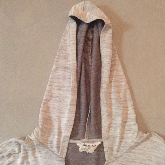 hooded cropped tee/ bought at PacSun - Picture 2 of 3